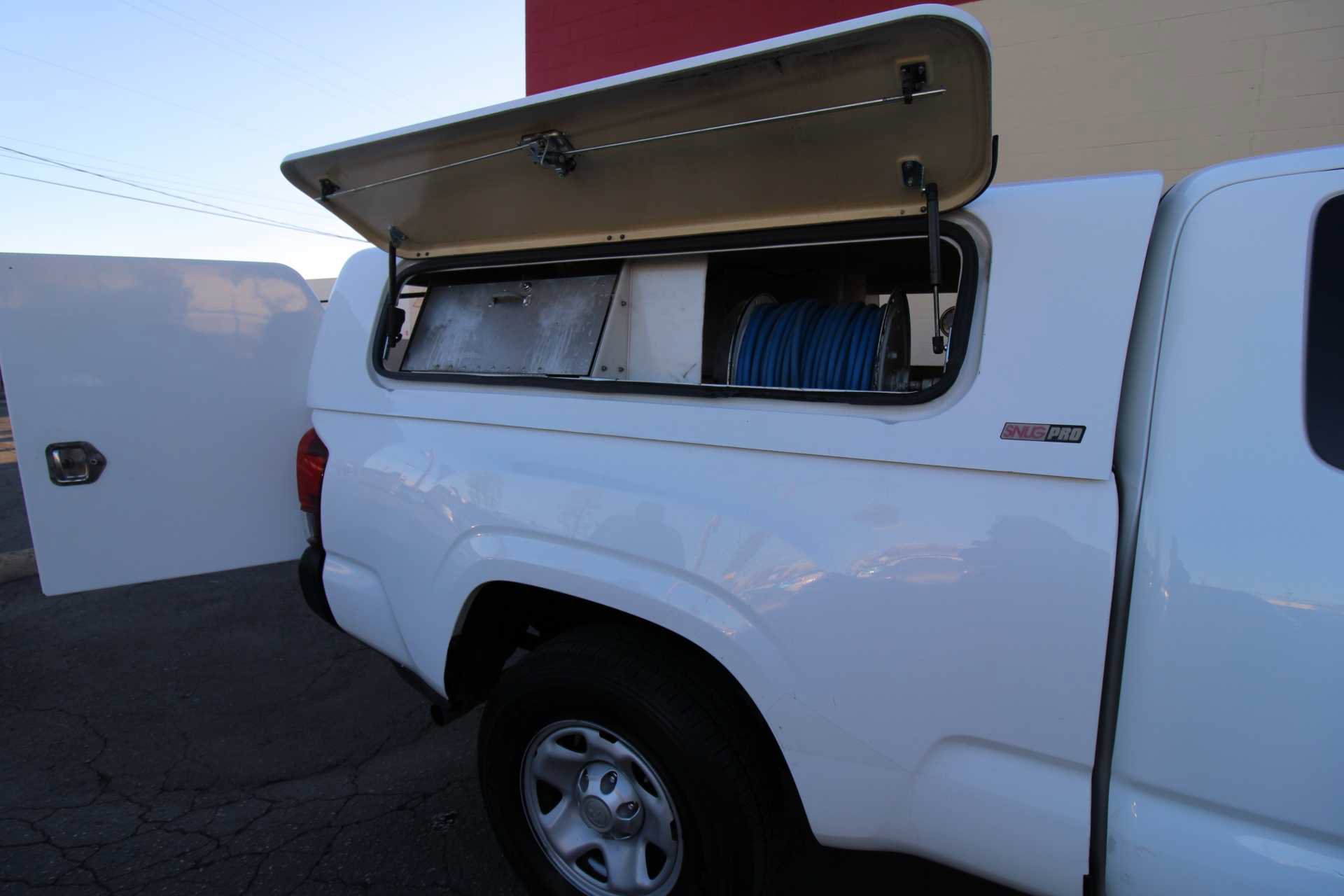 Used 2020 Toyota Tacoma SR image 30