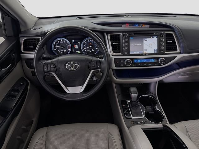 Used 2017 Toyota Highlander Limited image 24