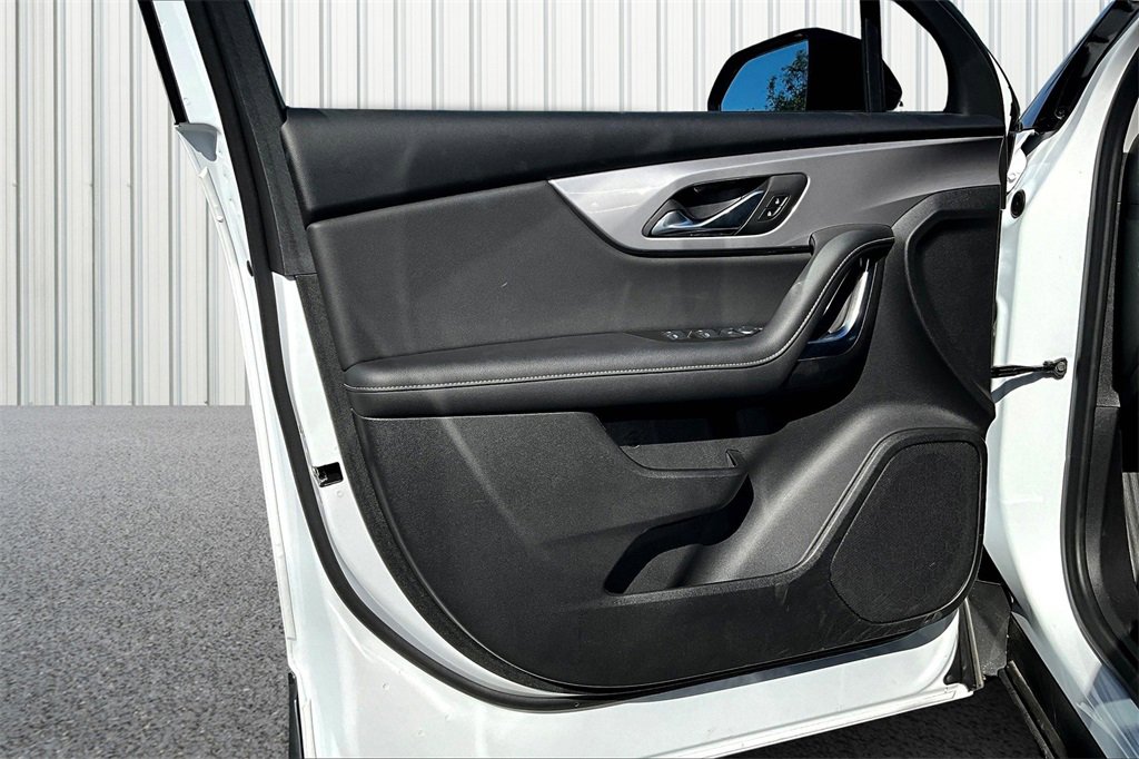 Used 2025 Chevrolet Blazer LT w/ Redline Edition image 15