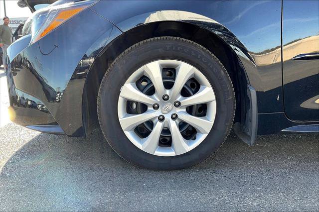 Used 2025 Toyota Corolla LE image 2