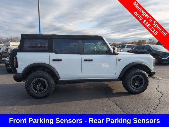 Used 2022 Ford Bronco Badlands image 9