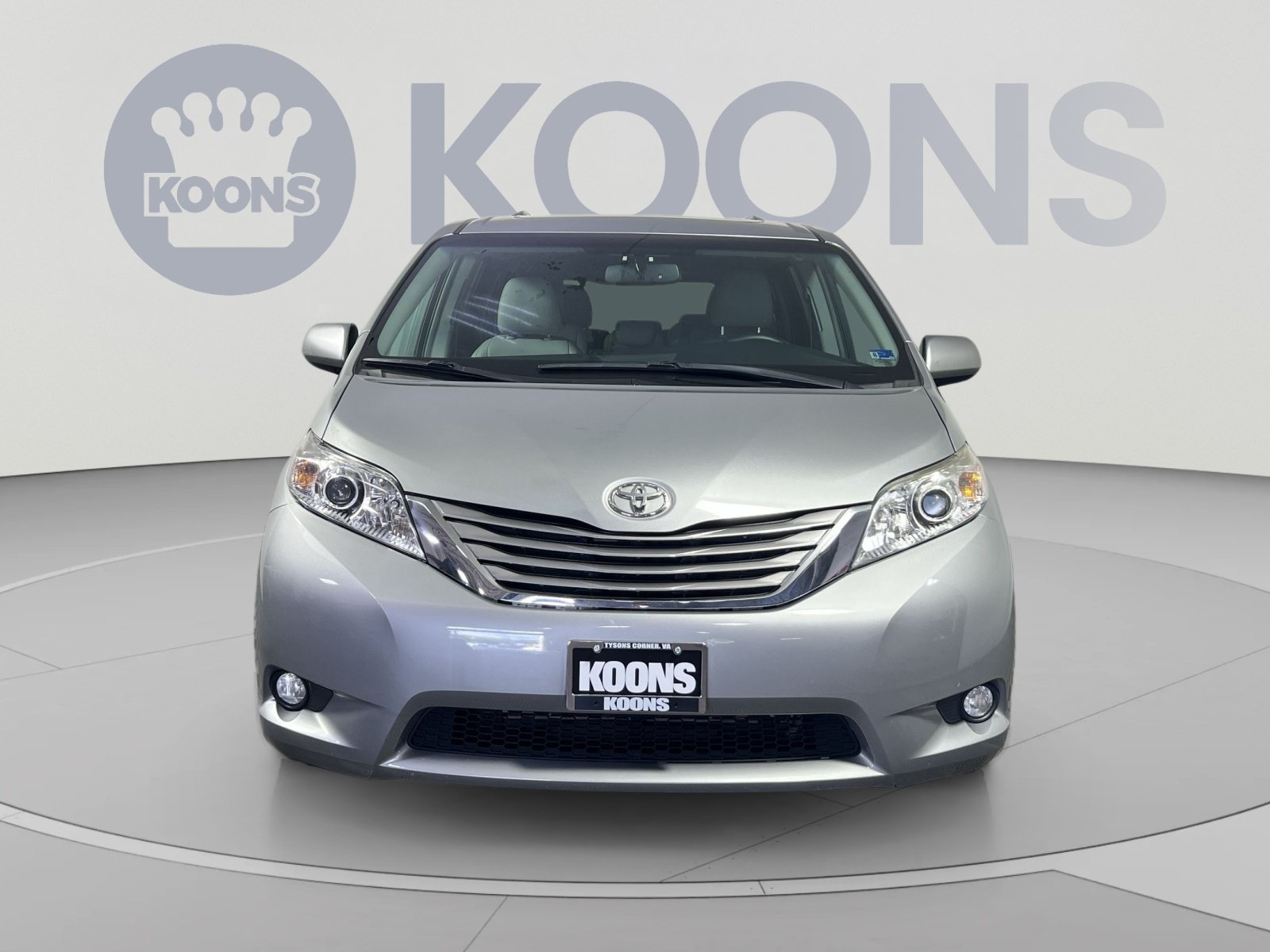 Used 2017 Toyota Sienna XLE w/ XLE Navigation Package FWD image 11