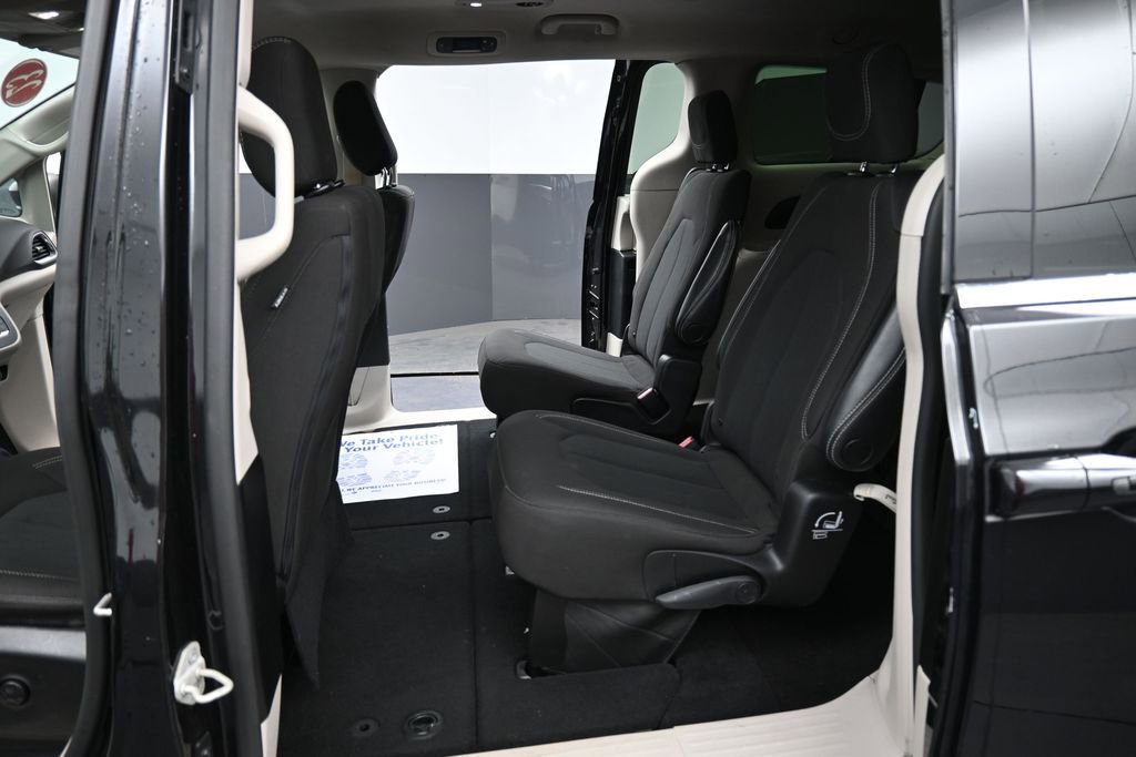Used 2023 Chrysler Voyager LX FWD image 26