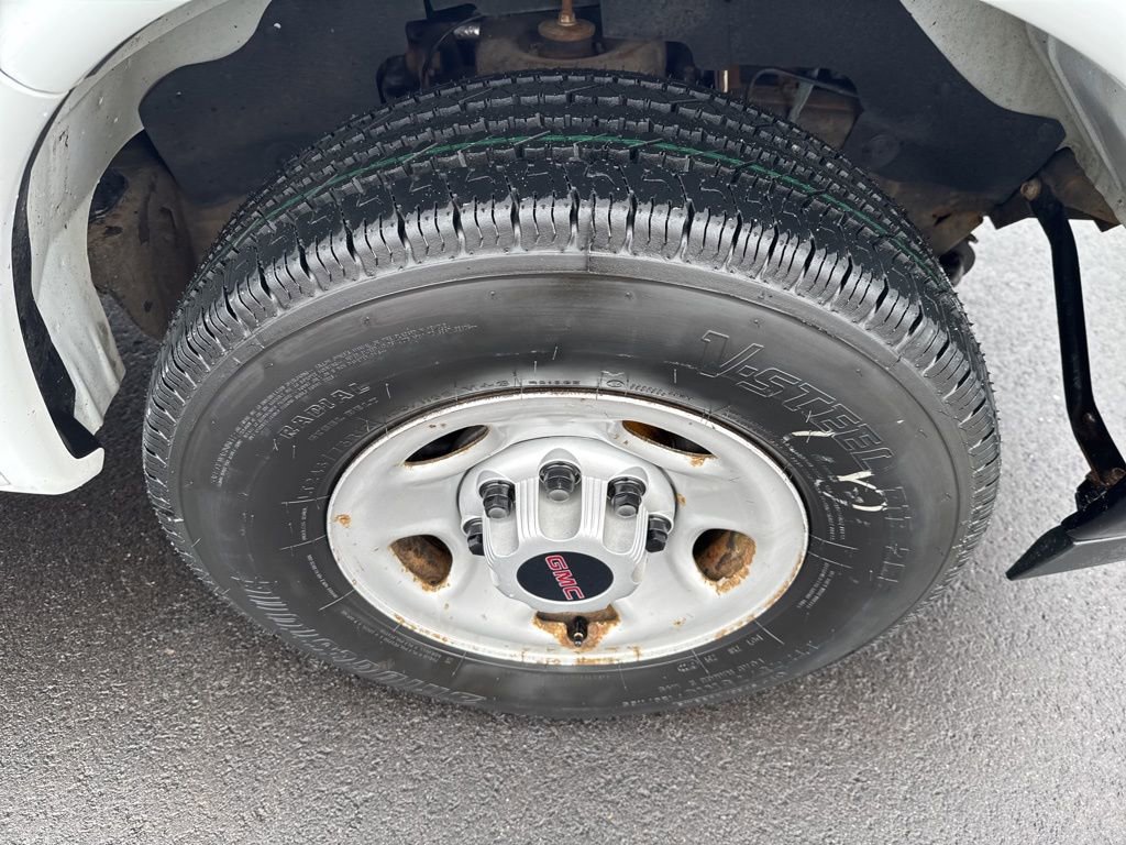 Used 2022 GMC Savana 2500 w/ Driver Convenience Package image 15