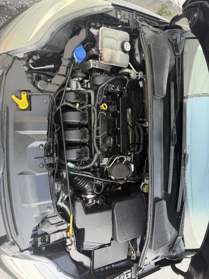 Used 2012 Ford Focus Titanium FWD image 33