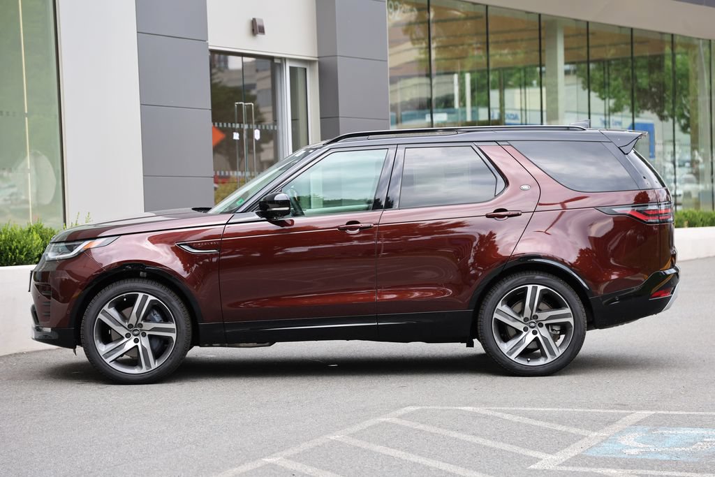 Used 2026 Land Rover Discovery Limited Edition AWD/4WD image 2