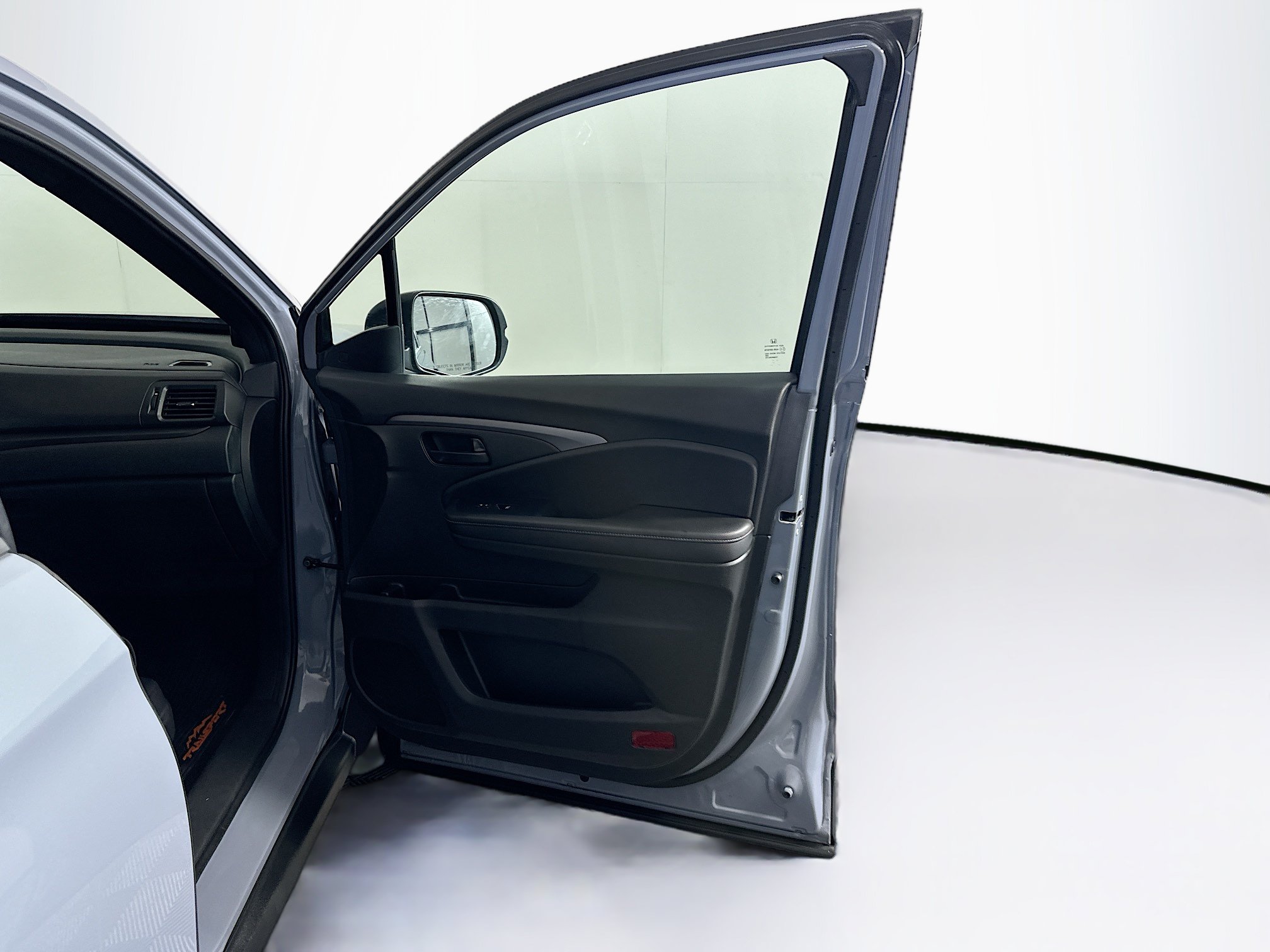 Used 2023 Honda Passport TrailSport image 32