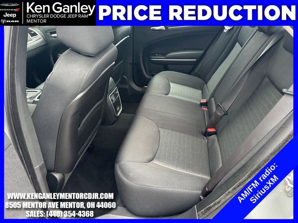 Used 2019 Chrysler 300 Touring w/ Driver Convenience Group image 20