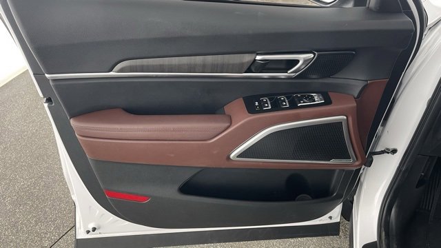 Used 2023 Kia Telluride EX w/ EX Captain's Chair Package image 34