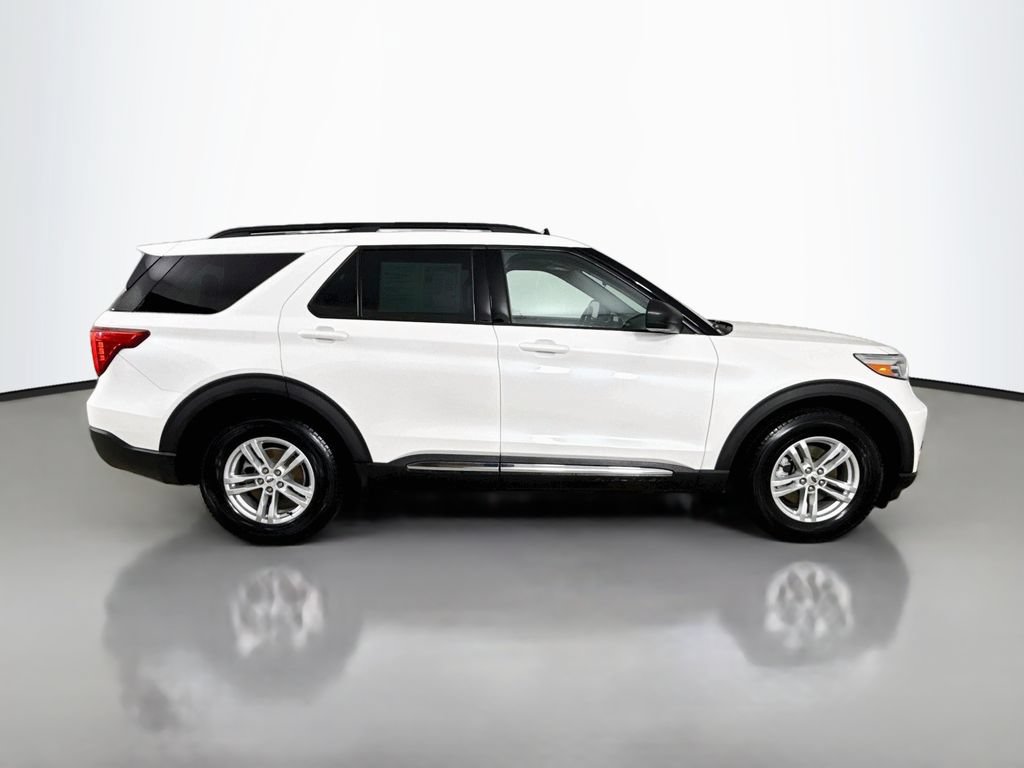 Used 2021 Ford Explorer XLT w/ Equipment Group 202A AWD/4WD image 9