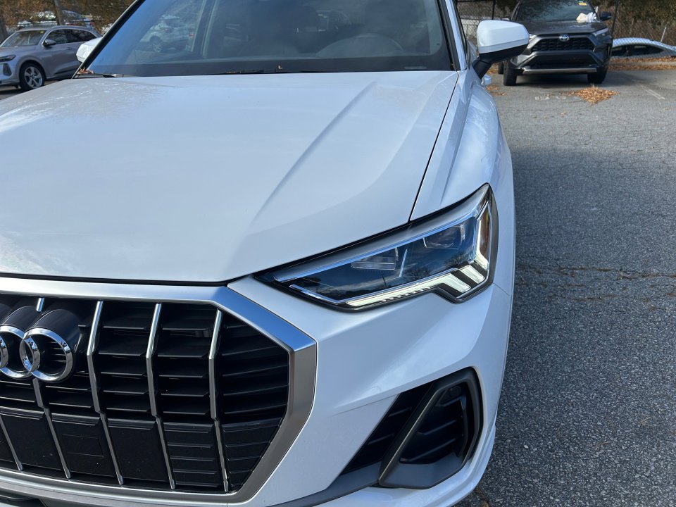 Certified 2025 Audi Q3 2.0T Premium w/ Convenience Package image 26