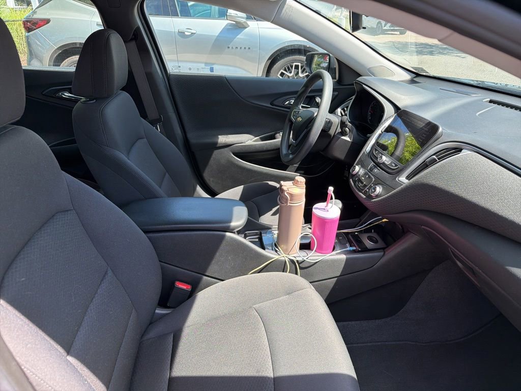 Used 2023 Chevrolet Malibu LS FWD image 32