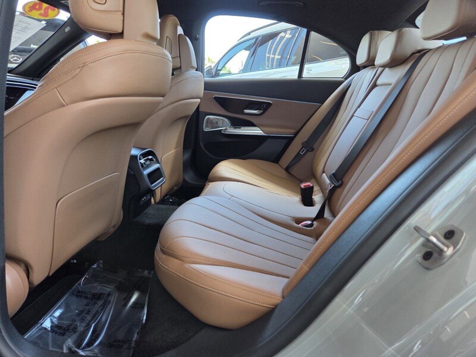 Certified 2024 Mercedes-Benz E 350 4MATIC Sedan w/ MBUS Superscreen Package image 14