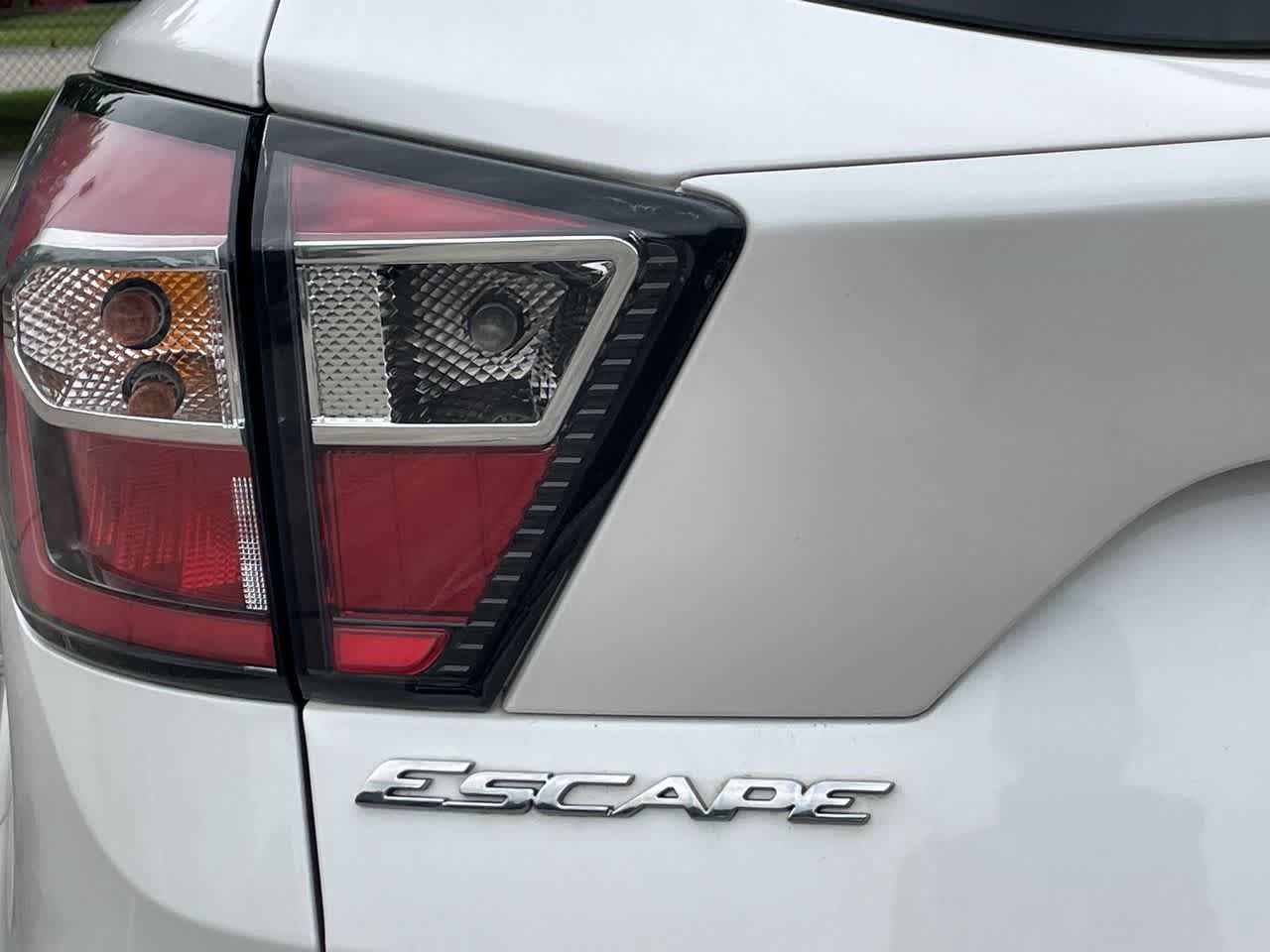 Used 2017 Ford Escape Titanium AWD/4WD image 46