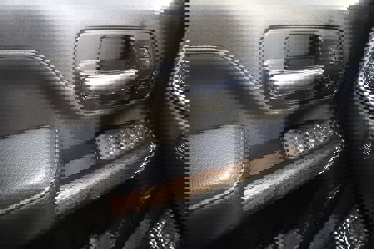 Used 2022 GMC Sierra 2500 Denali w/ Snow Plow Prep/Camper Package image 27