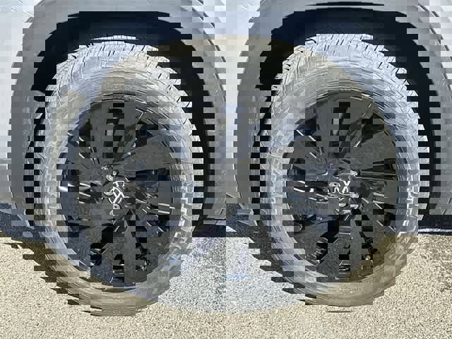 Used 2024 Volkswagen Atlas Cross Sport SE image 5