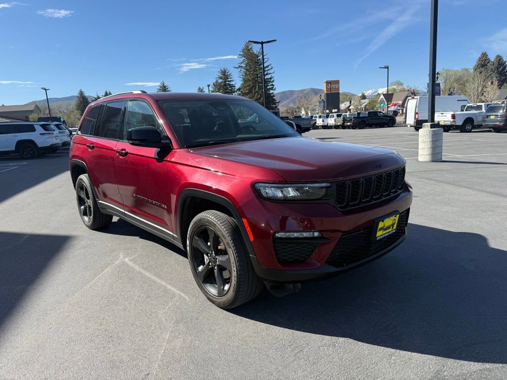 Used 2023 Jeep Grand Cherokee Limited w/ Black Appearance Package AWD/4WD image 2