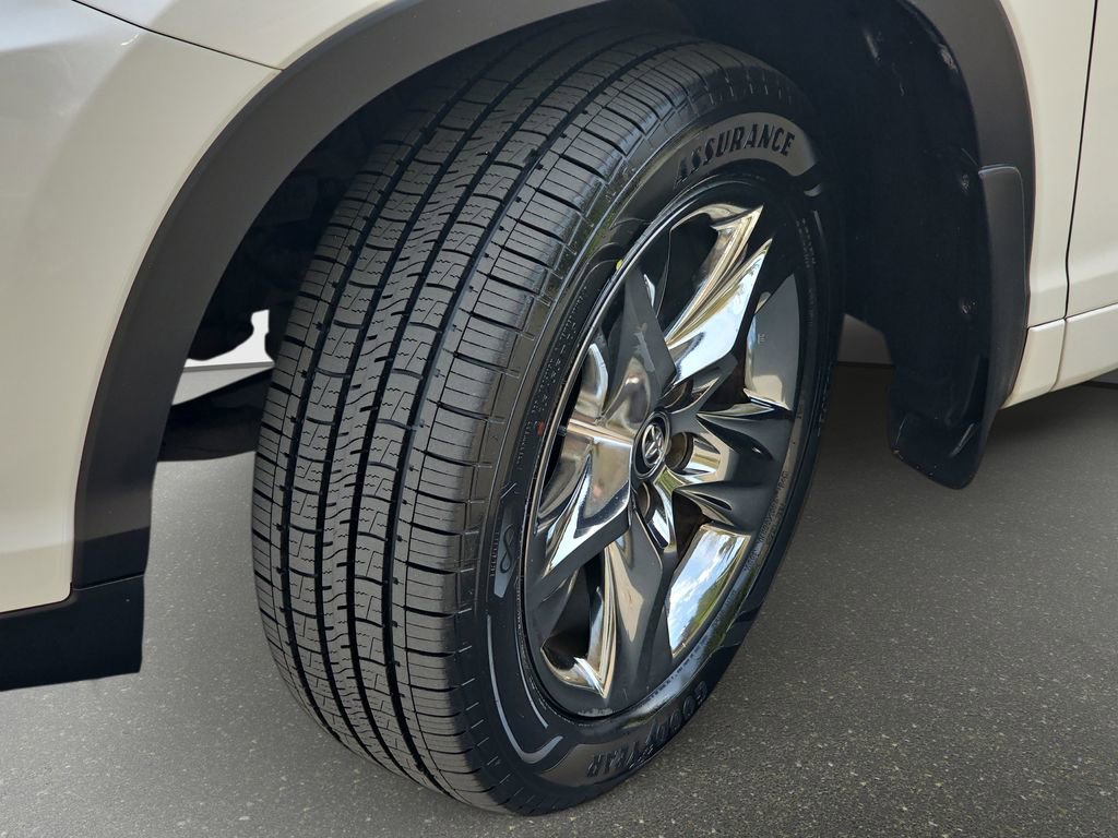 Used 2018 Toyota Highlander Limited Platinum AWD/4WD image 37