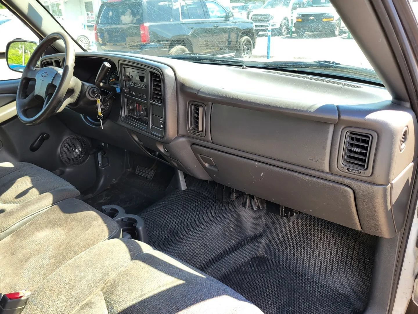 Used 2004 Chevrolet Silverado 1500 W/T RWD image 6