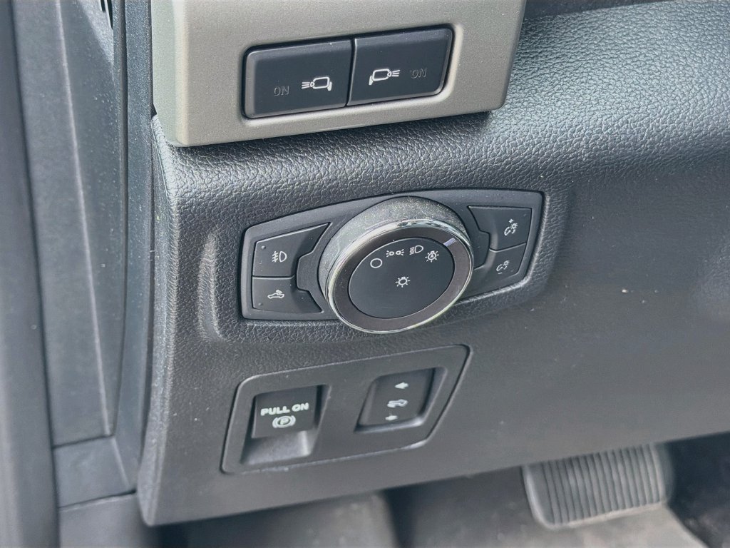 Used 2020 Ford F150 Lariat w/ Equipment Group 502A Luxury AWD/4WD image 10