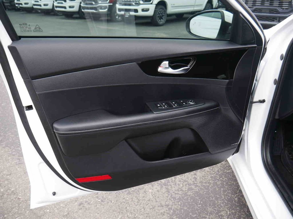 Used 2021 Kia Forte EX image 22