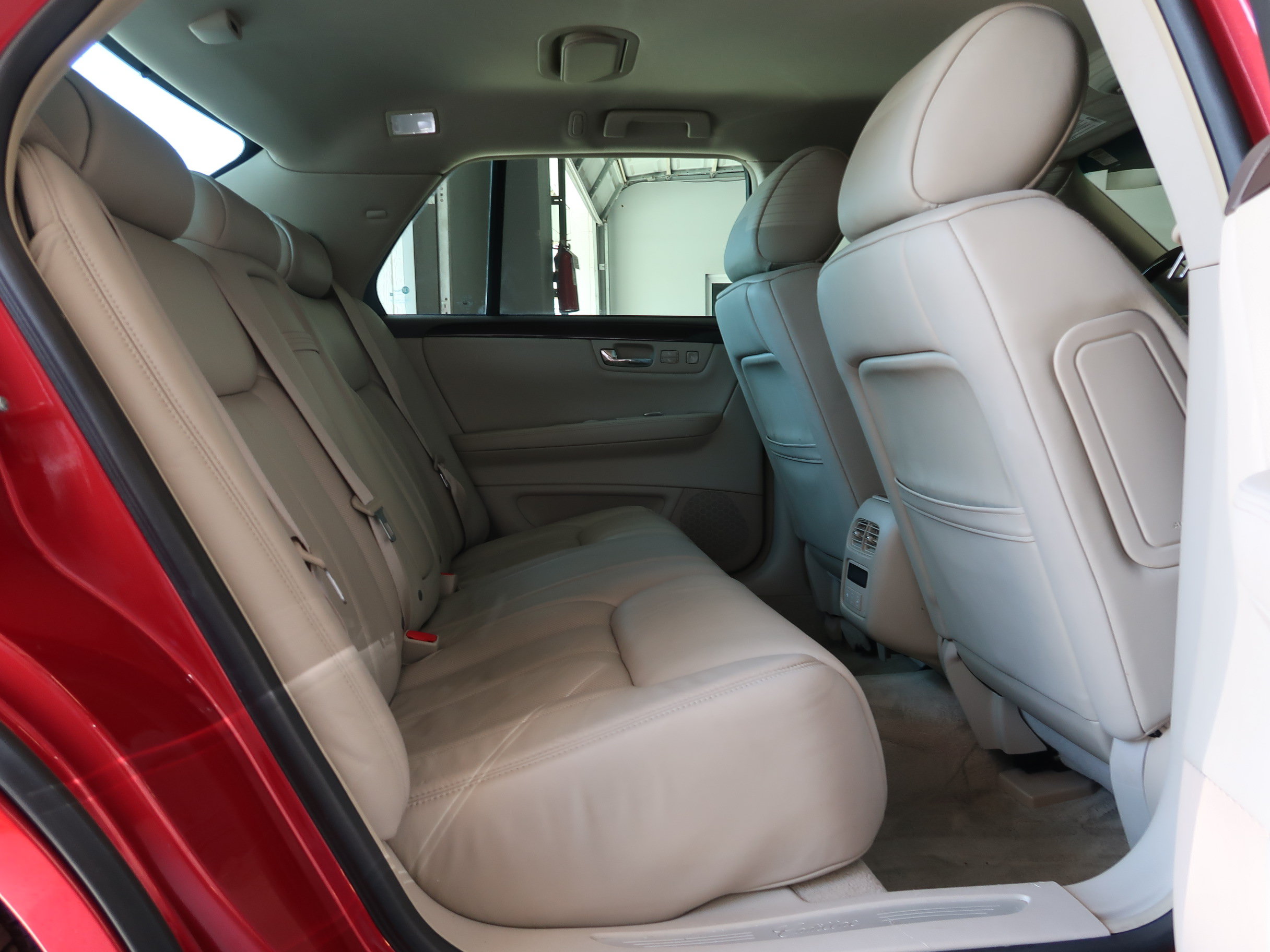Used 2009 Cadillac DTS FWD image 40