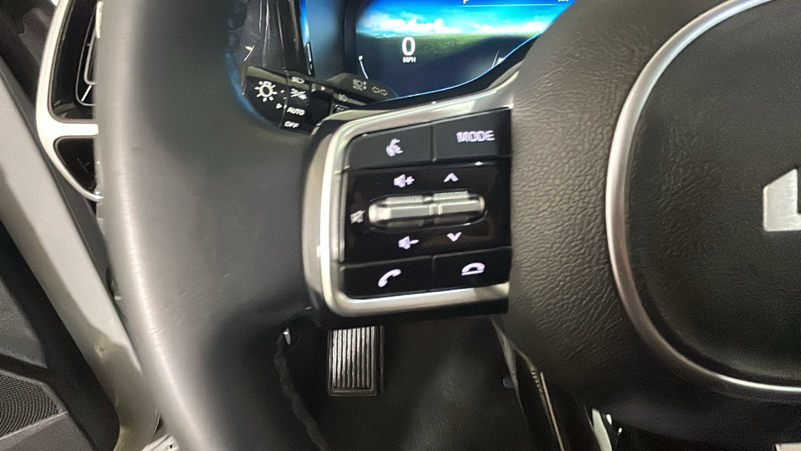 Used 2023 Kia Sorento SX AWD/4WD image 19