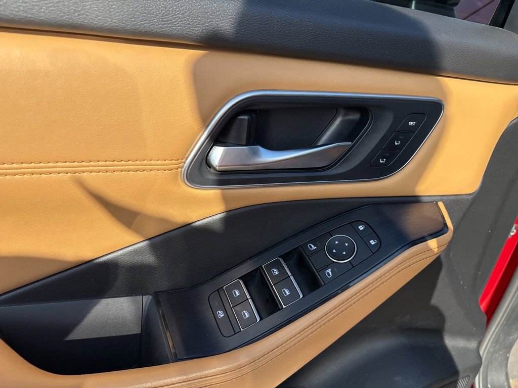 Used 2021 Nissan Rogue Platinum image 12