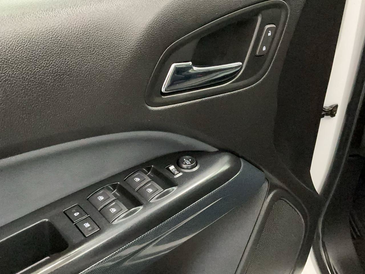 Used 2019 Chevrolet Colorado Z71 AWD/4WD image 14