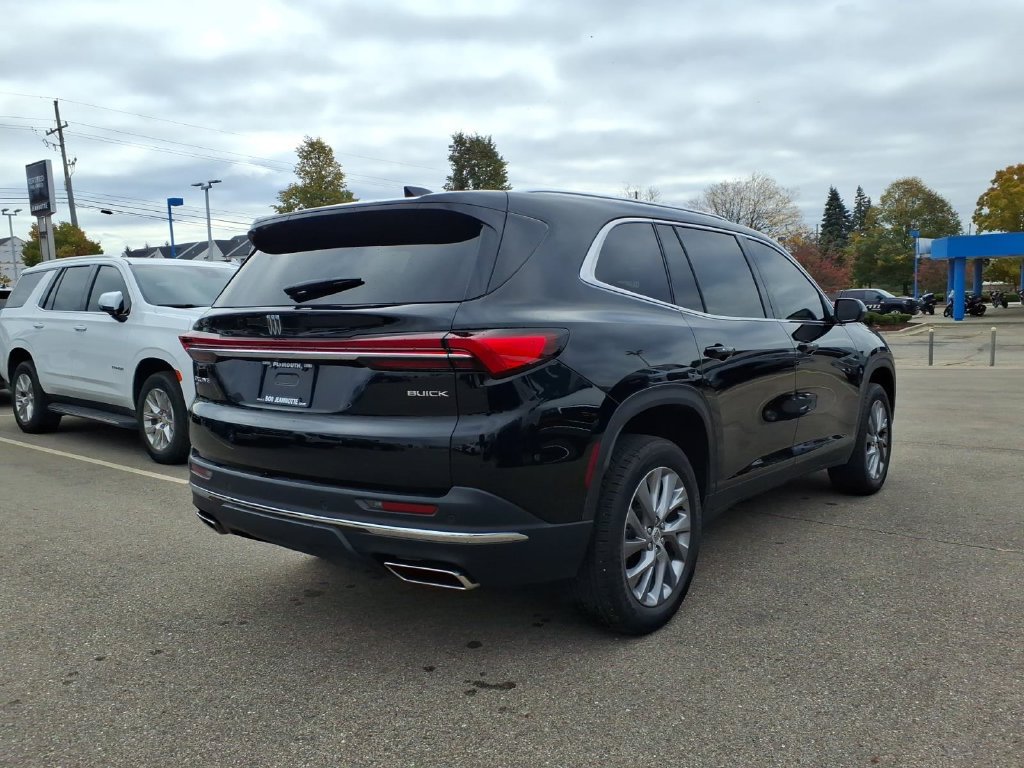 Used 2026 Buick Enclave Preferred AWD/4WD image 4