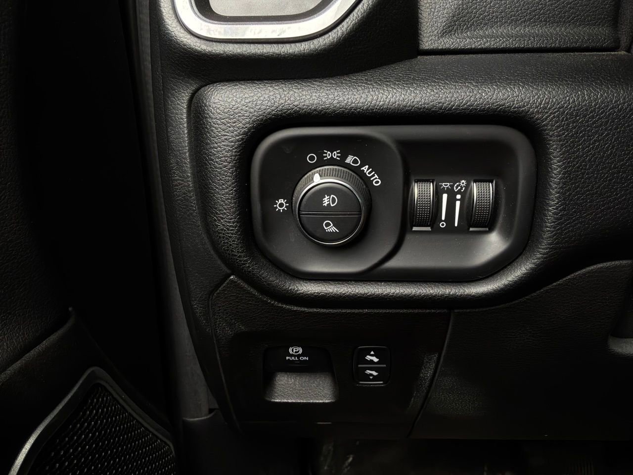 Used 2022 RAM 1500 Laramie w/ Laramie Southwest Edition AWD/4WD image 27