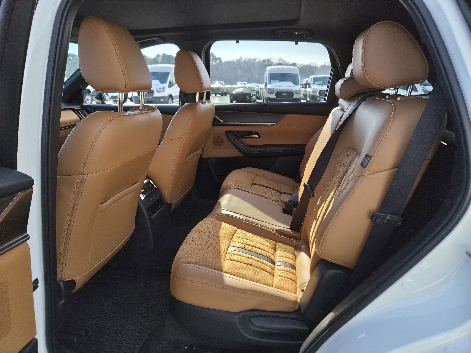 Certified 2025 MAZDA CX-70 3.3 Turbo S w/ Premium Plus image 12