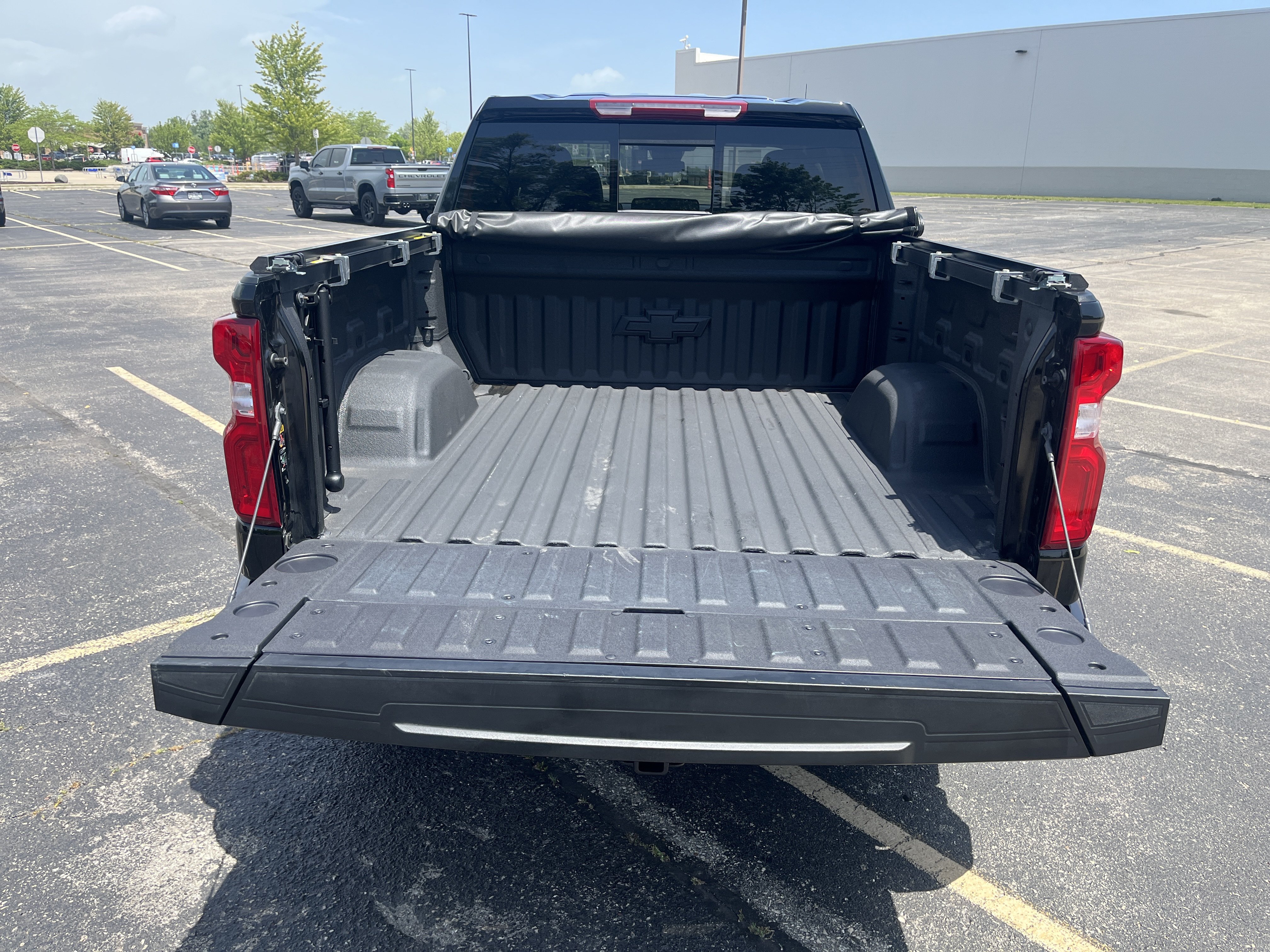 Used 2025 Chevrolet Silverado 1500 RST w/ RST All Star Premium Package AWD/4WD image 9