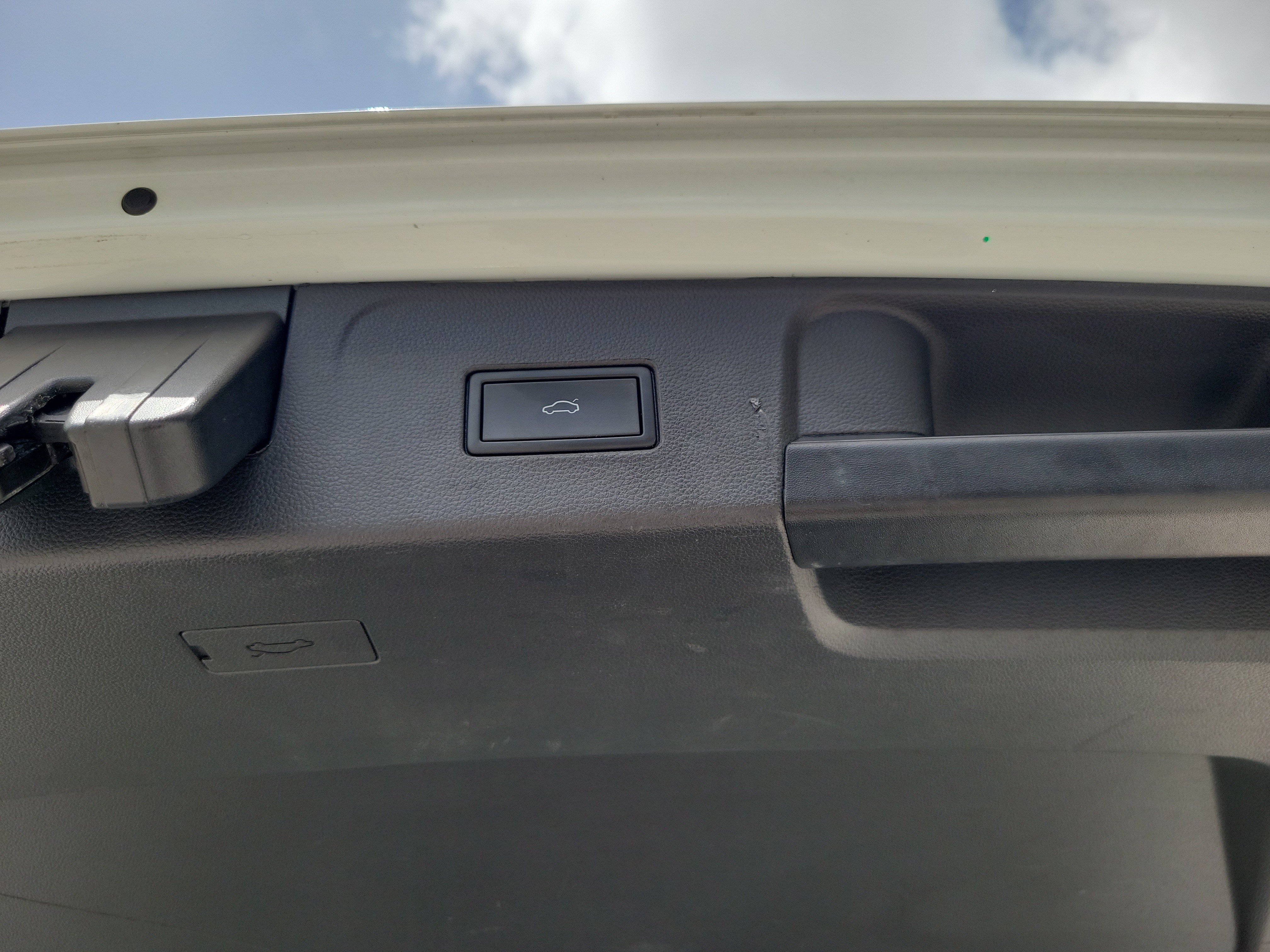 Used 2023 Volkswagen Atlas SE FWD image 17