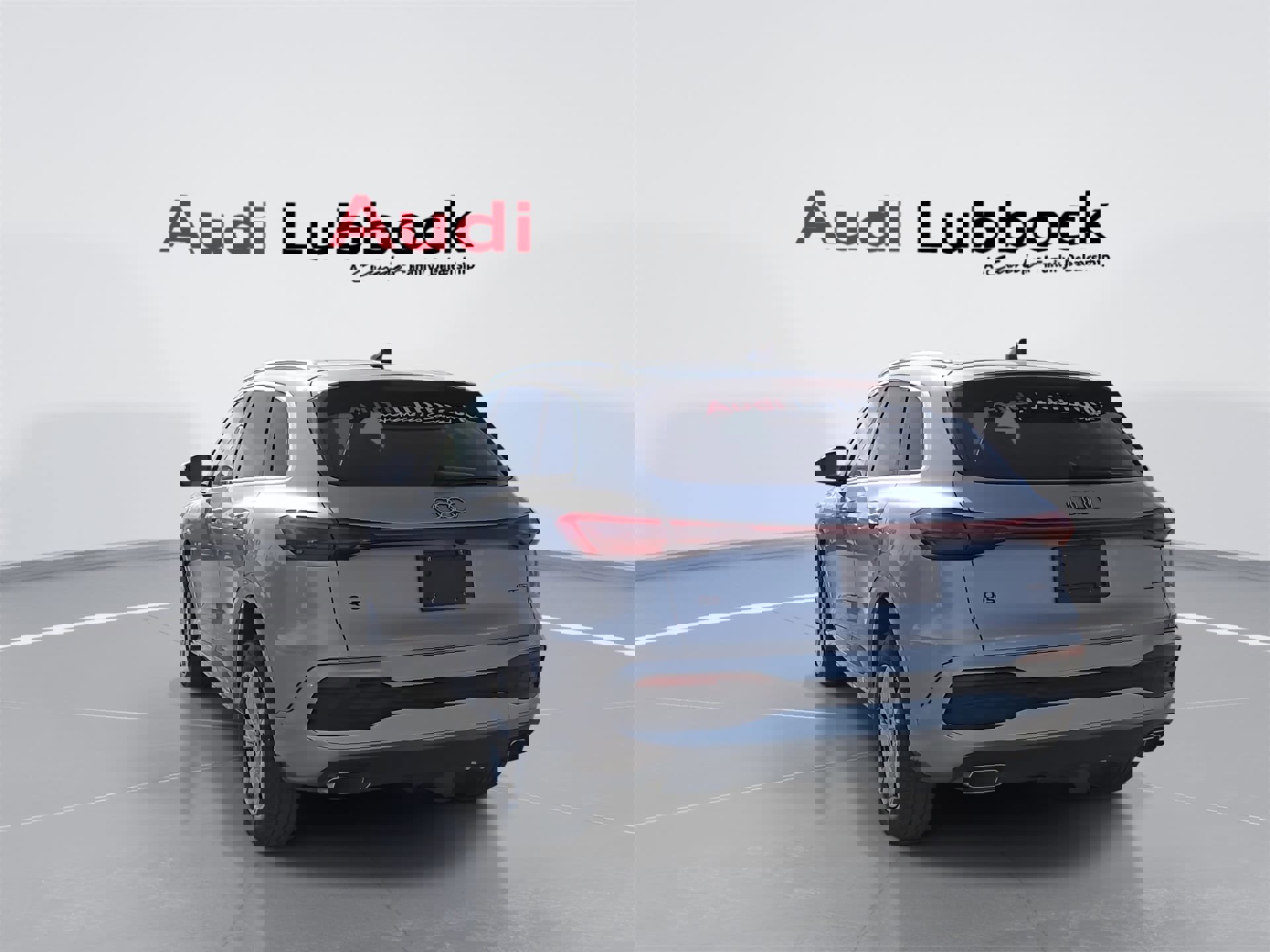 Used 2025 Audi Q5 Premium w/ Convenience Package image 7