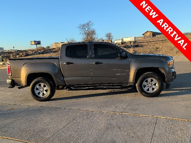 Used 2016 GMC Canyon 2WD Crew Cab w/ Convenience Package image 2