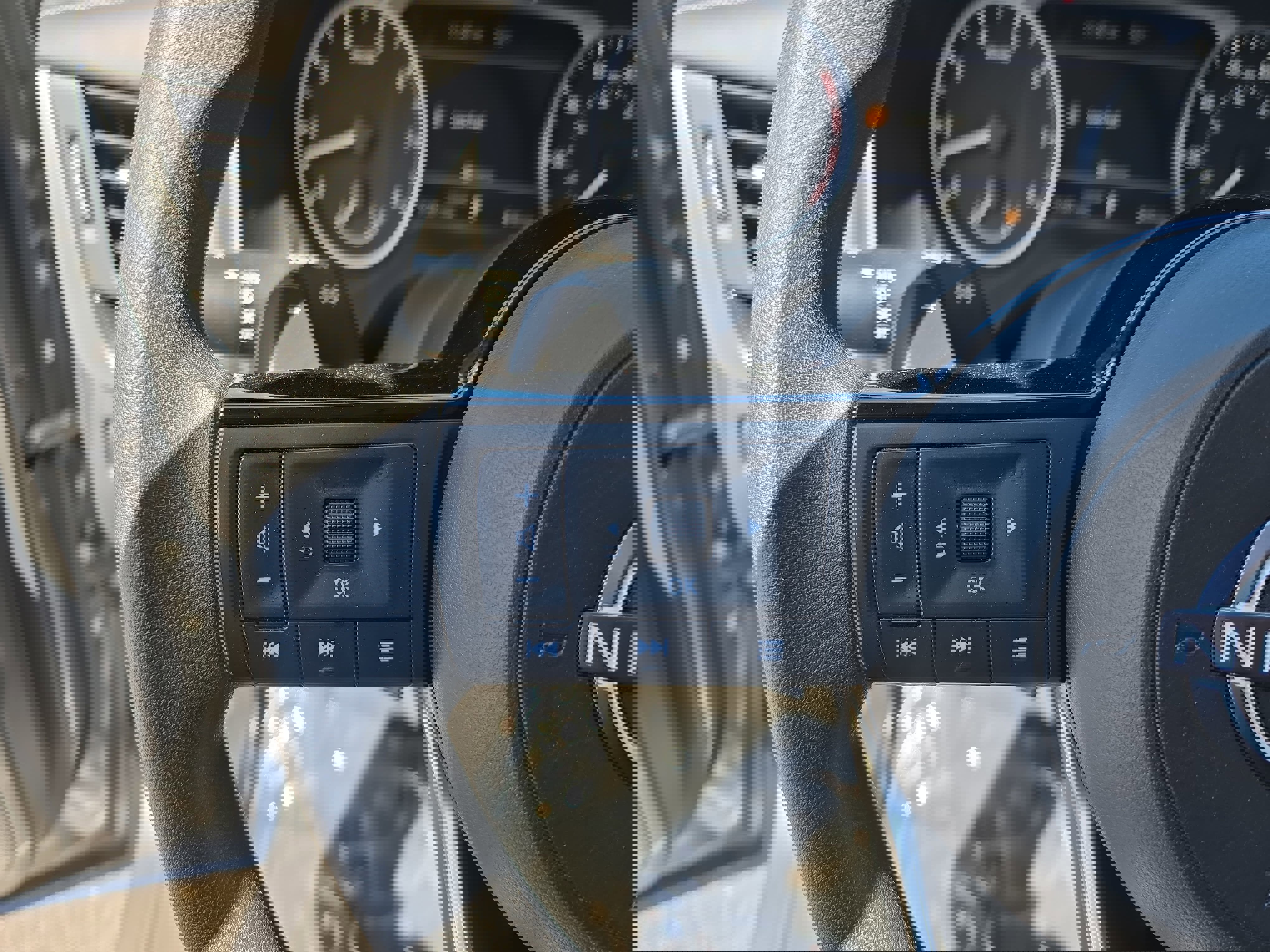 Used 2023 Nissan Rogue SV image 18