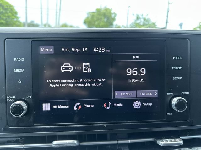 Used 2024 Kia Carnival LX FWD image 25
