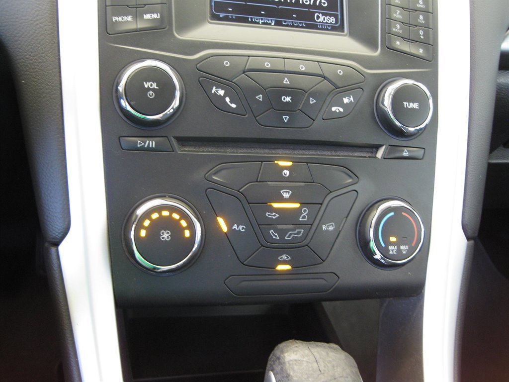 Used 2013 Ford Fusion SE FWD image 19