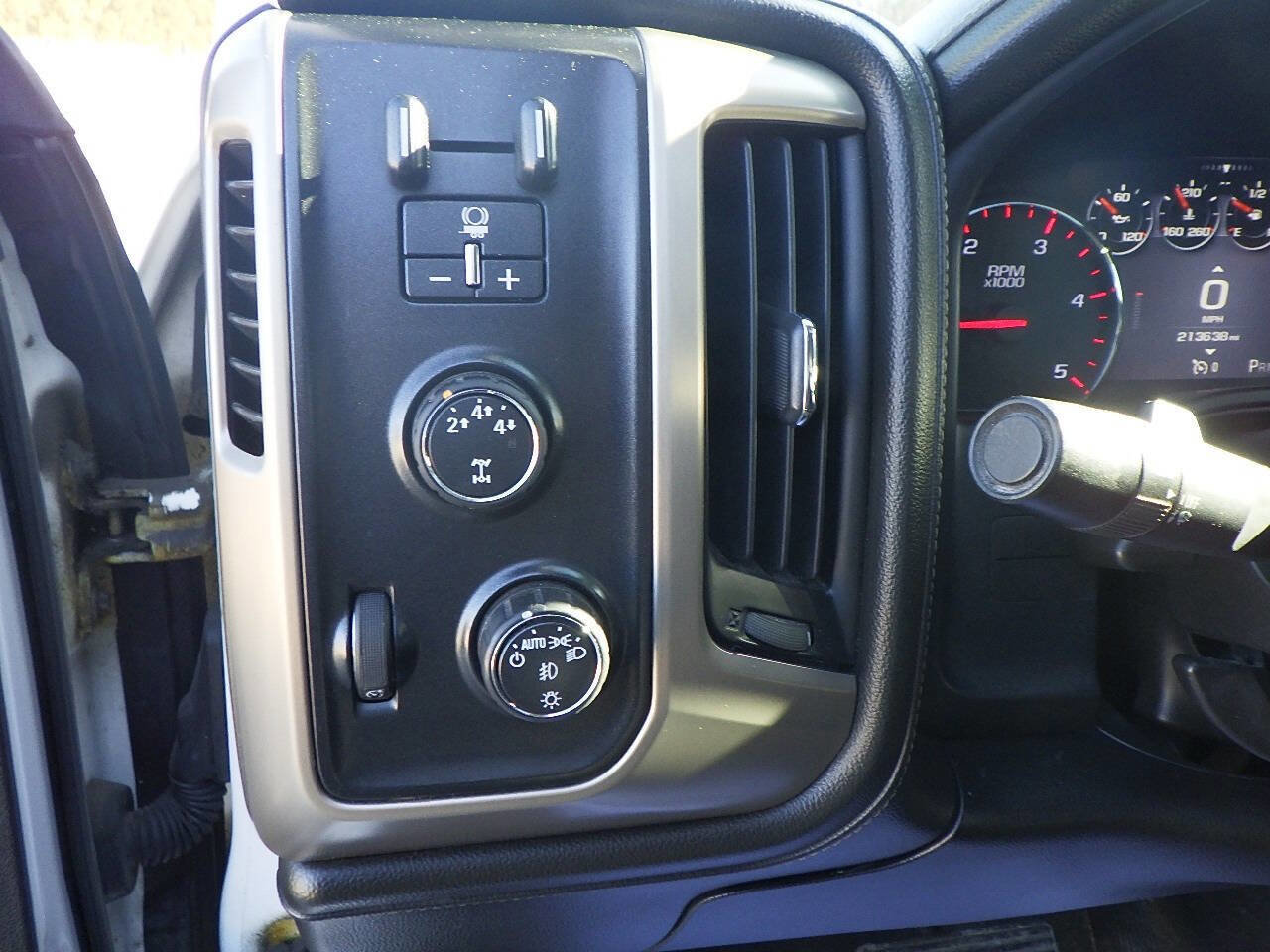Used 2015 GMC Sierra 3500 Denali image 21