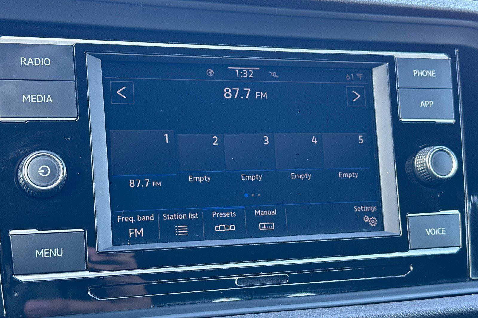 Used 2022 Volkswagen Jetta Sport image 16