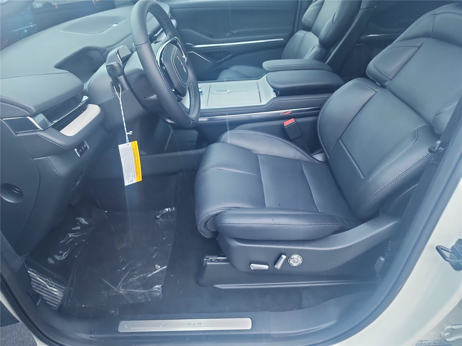 New 2027 Lincoln Navigator Reserve w/ Jet Appearance Package AWD/4WD image 13
