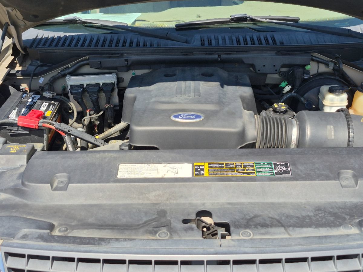 Used 2004 Ford Expedition XLT RWD image 24