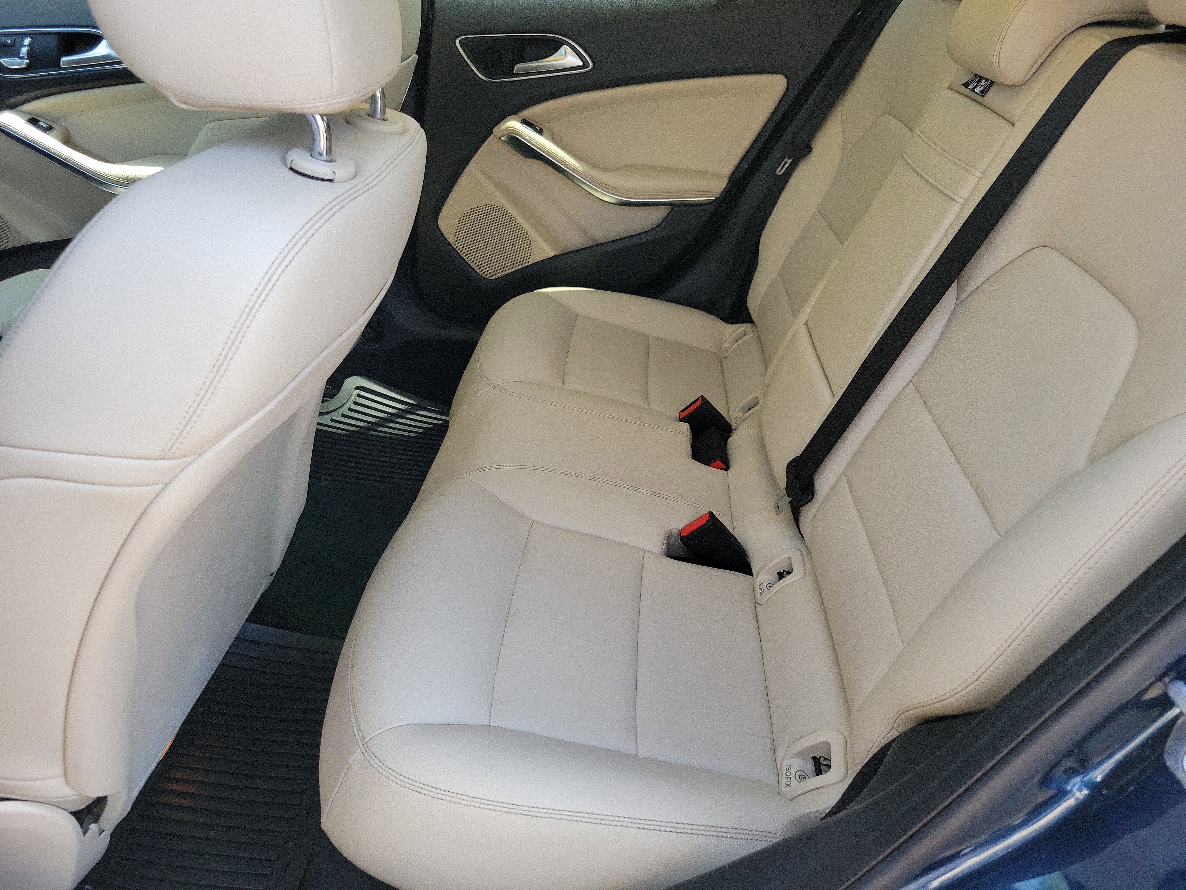 Used 2019 Mercedes-Benz GLA 250 4MATIC image 9