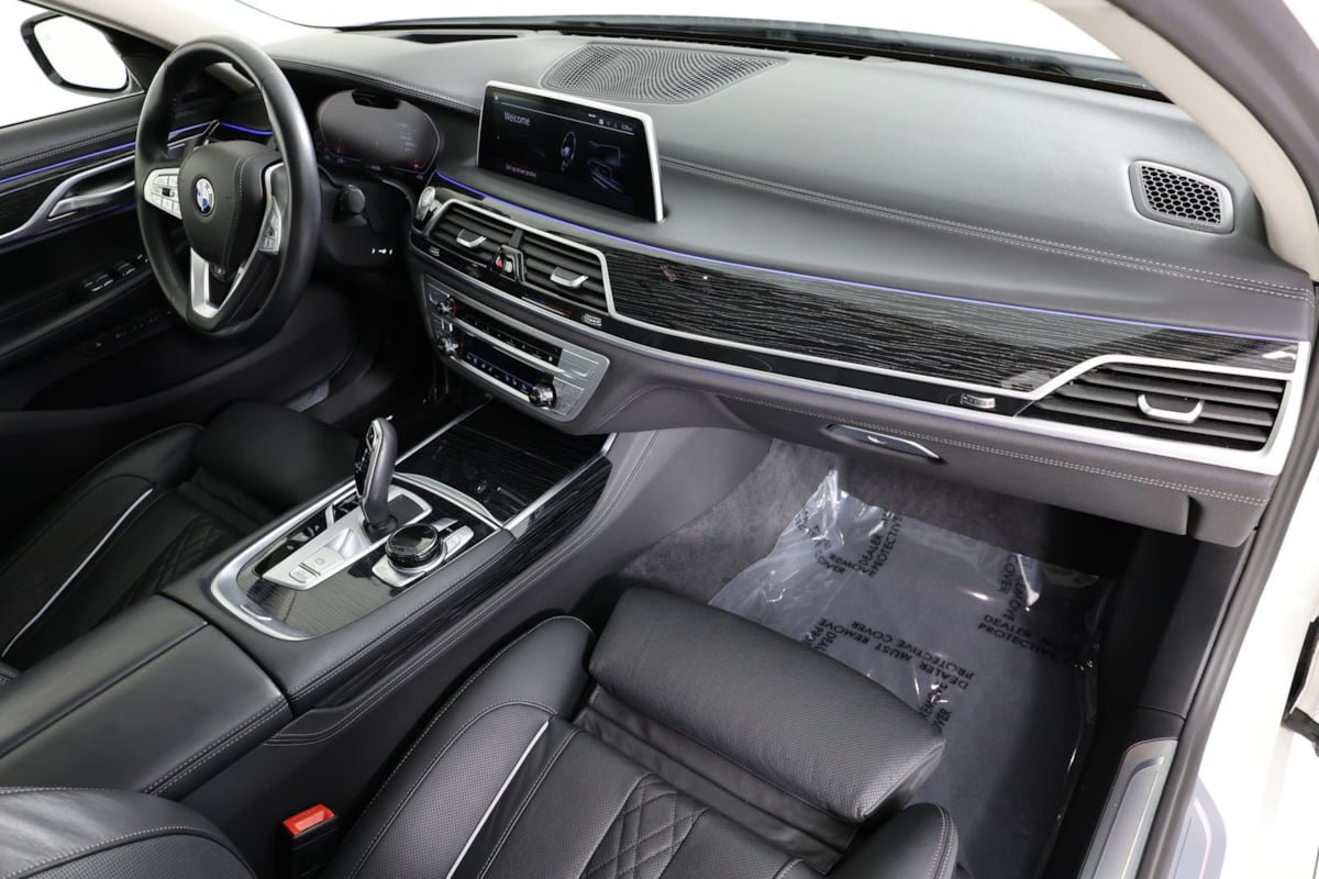 Used 2022 BMW 750i xDrive w/ Executive Package AWD/4WD image 40