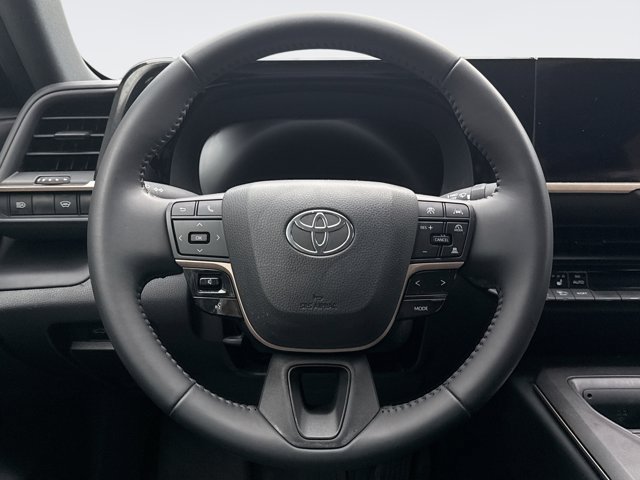Used 2023 Toyota Crown AWD/4WD image 12