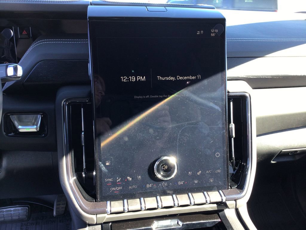 New 2026 GMC Yukon AT4 Ultimate w/ LPO, Illumination Package image 19