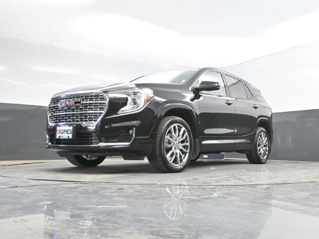 Used 2023 GMC Terrain Denali w/ Denali Premium Package AWD/4WD image 41