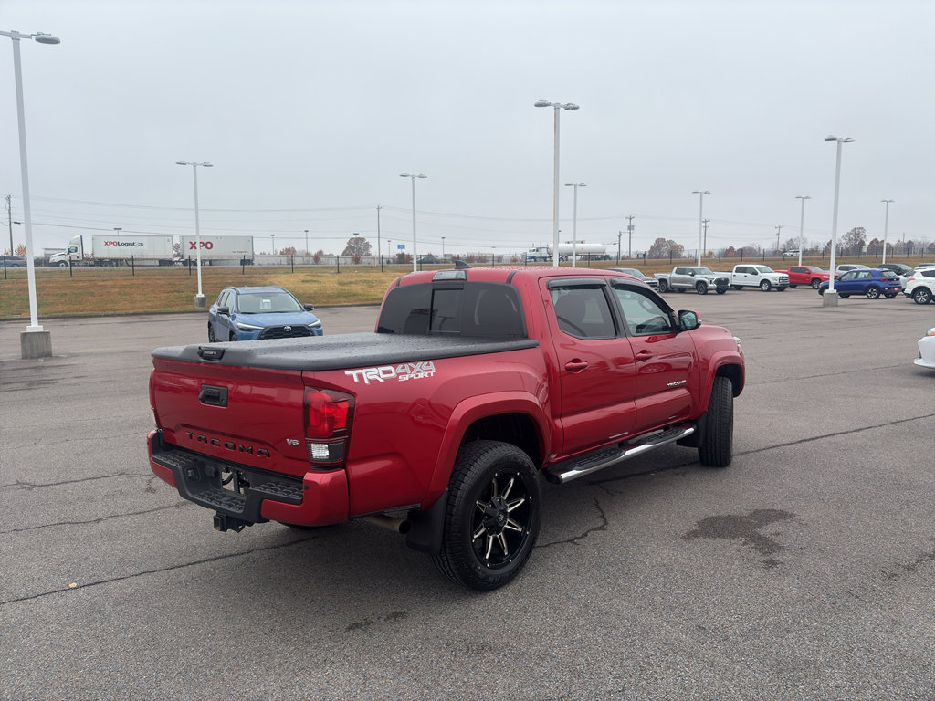 Used 2019 Toyota Tacoma TRD Sport image 5