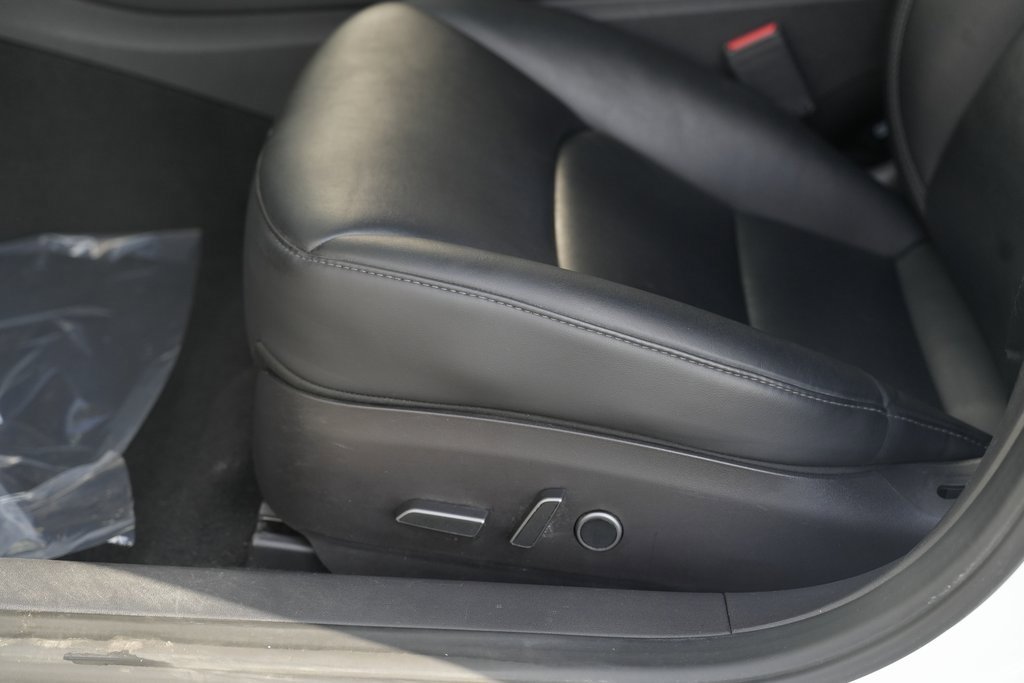 Used 2023 Tesla Model 3 Standard Range image 30
